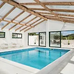 Stunning In Brdo With Sauna Casa de Férias *