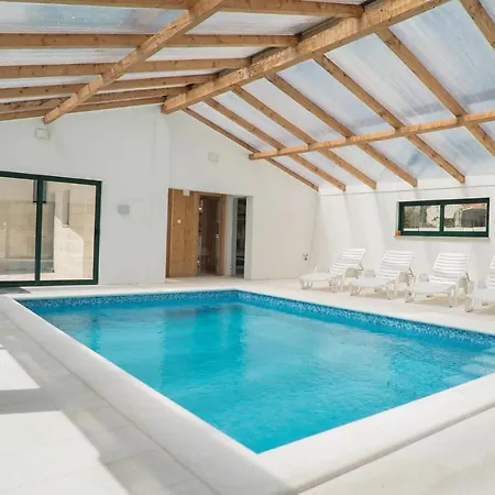 Casa de Férias Stunning In Brdo With Sauna *